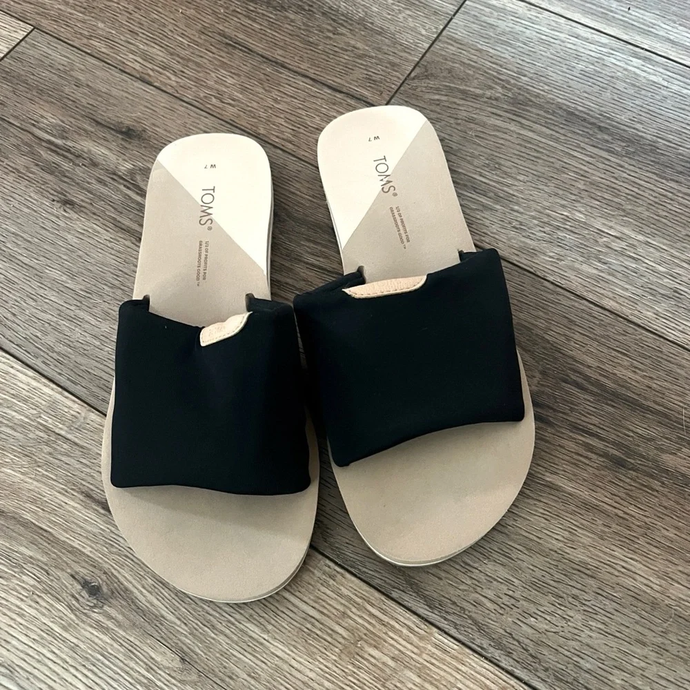 TOMS Women's Carly Slide Sandals Black Size 7 - Picture 3 of 6